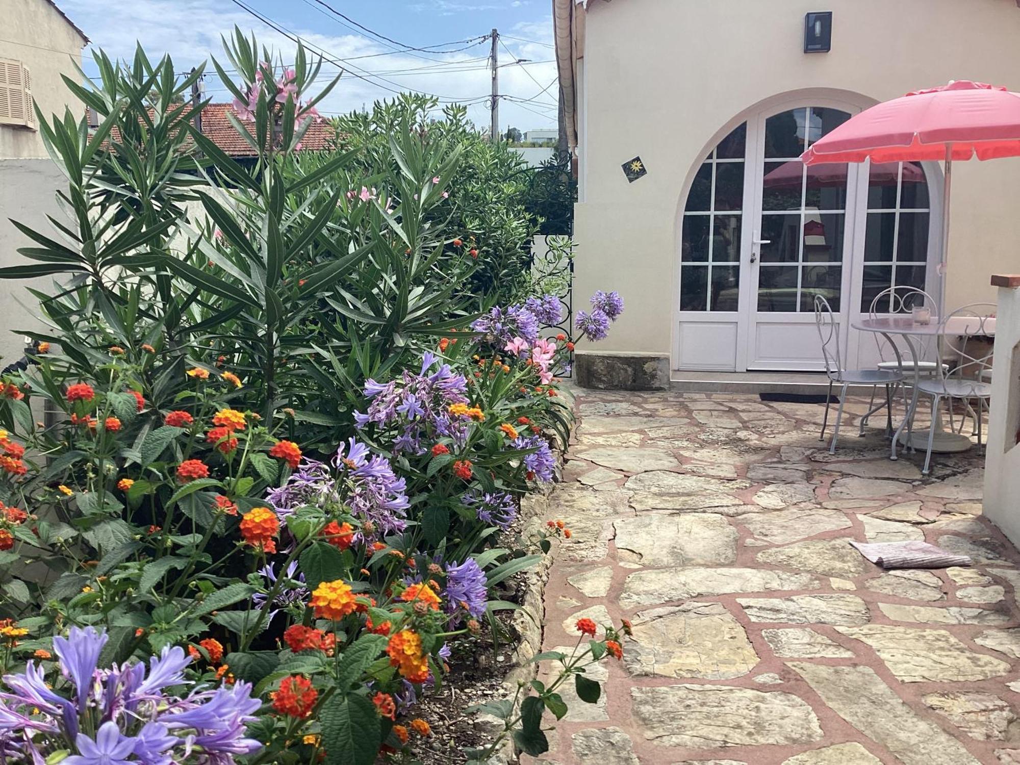 Studio Independant, Front De Mer Et Plage A 200M Antibes Exterior foto
